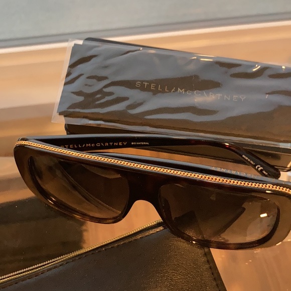 😎 🔥❤️Stella Mc Cartney sunglasses 🕶❤️with leather pouch 👝!! - Picture 3 of 11